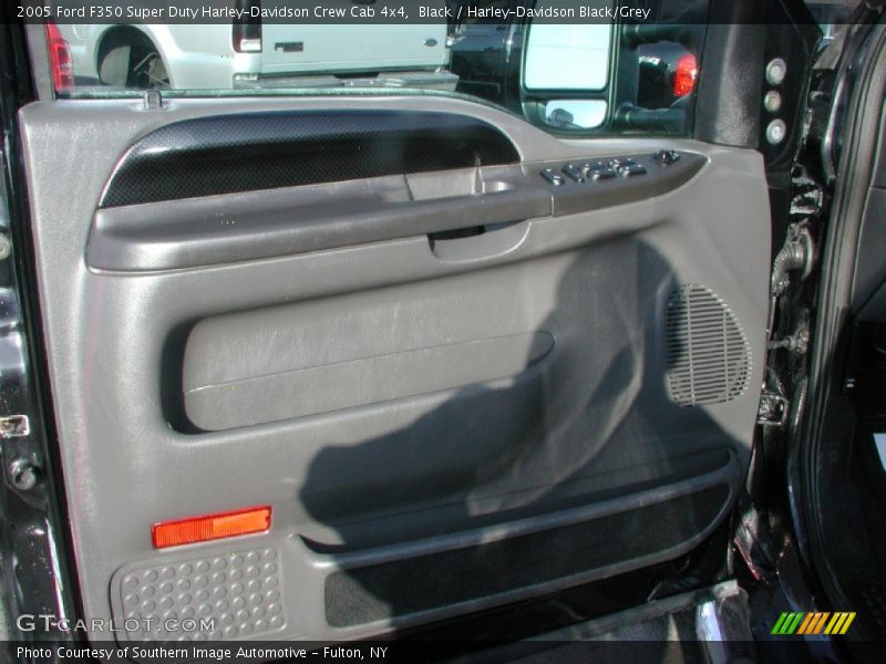 Door Panel of 2005 F350 Super Duty Harley-Davidson Crew Cab 4x4