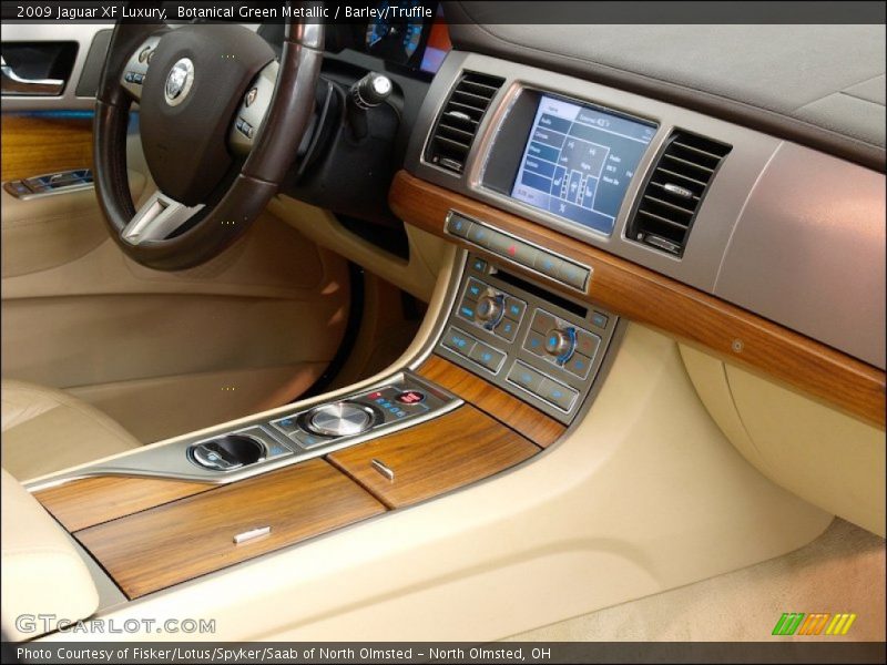 Botanical Green Metallic / Barley/Truffle 2009 Jaguar XF Luxury