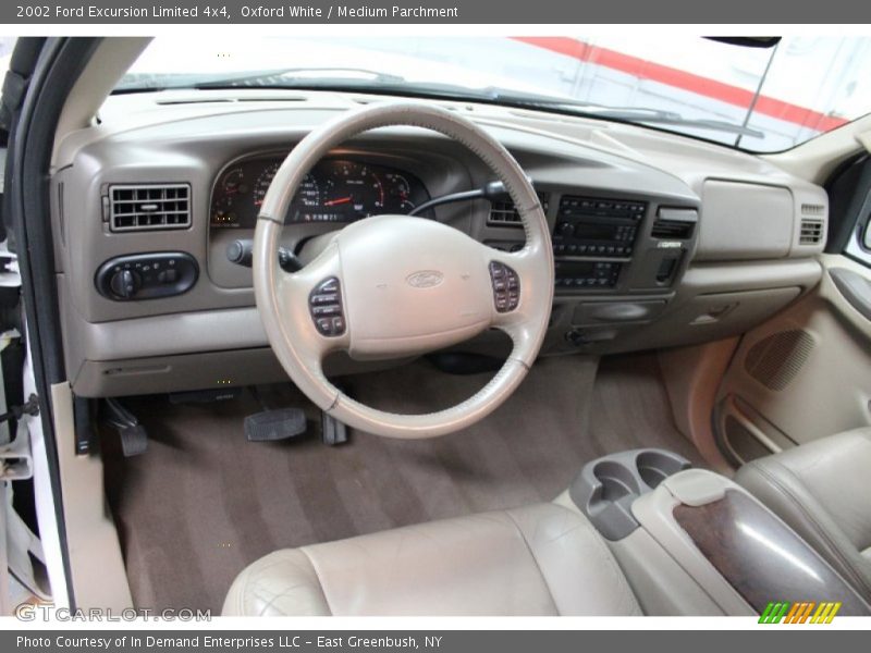 Dashboard of 2002 Excursion Limited 4x4