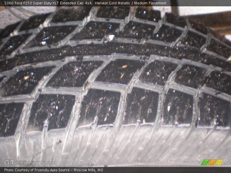 Harvest Gold Metallic / Medium Parchment 2000 Ford F250 Super Duty XLT Extended Cab 4x4