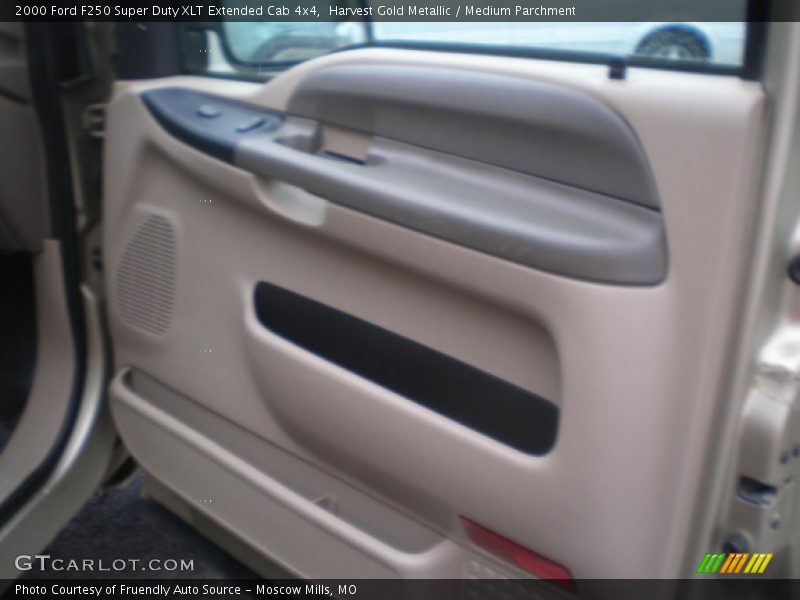 Harvest Gold Metallic / Medium Parchment 2000 Ford F250 Super Duty XLT Extended Cab 4x4