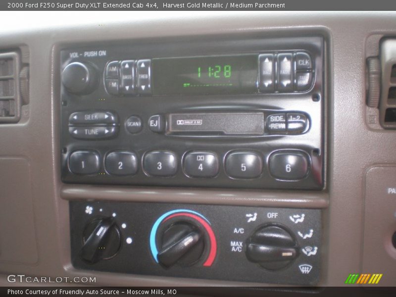 Harvest Gold Metallic / Medium Parchment 2000 Ford F250 Super Duty XLT Extended Cab 4x4