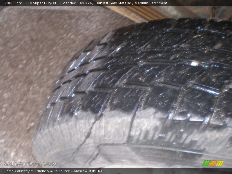 Harvest Gold Metallic / Medium Parchment 2000 Ford F250 Super Duty XLT Extended Cab 4x4