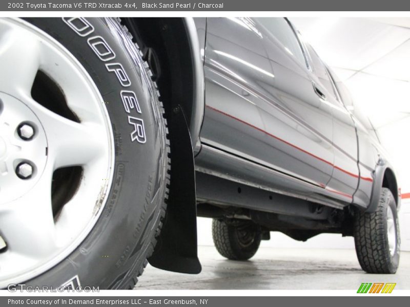 Black Sand Pearl / Charcoal 2002 Toyota Tacoma V6 TRD Xtracab 4x4