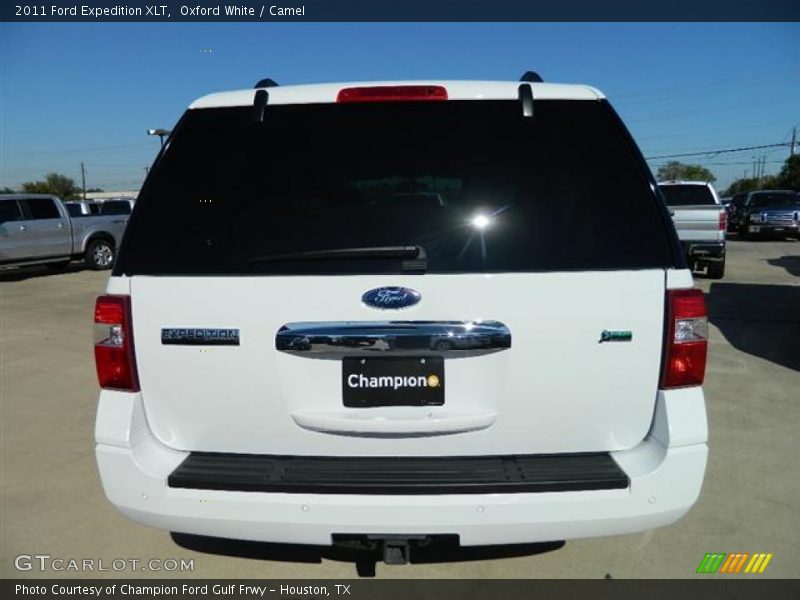 Oxford White / Camel 2011 Ford Expedition XLT