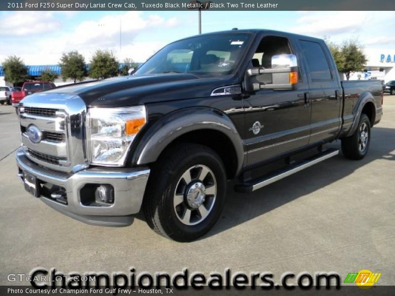 Tuxedo Black Metallic / Black Two Tone Leather 2011 Ford F250 Super Duty Lariat Crew Cab