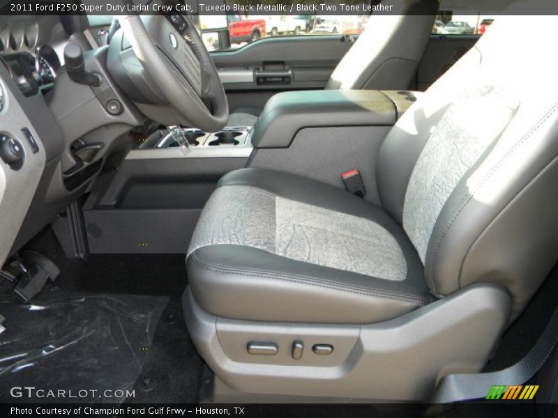 Tuxedo Black Metallic / Black Two Tone Leather 2011 Ford F250 Super Duty Lariat Crew Cab