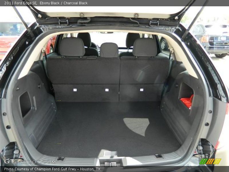  2011 Edge SE Trunk