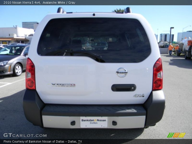 Avalanche White / Gray 2010 Nissan Xterra S 4x4