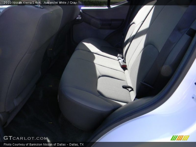 Avalanche White / Gray 2010 Nissan Xterra S 4x4