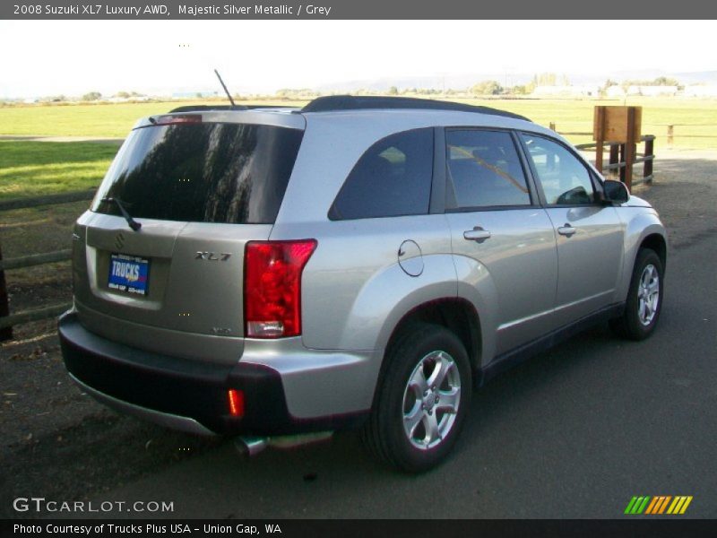 Majestic Silver Metallic / Grey 2008 Suzuki XL7 Luxury AWD