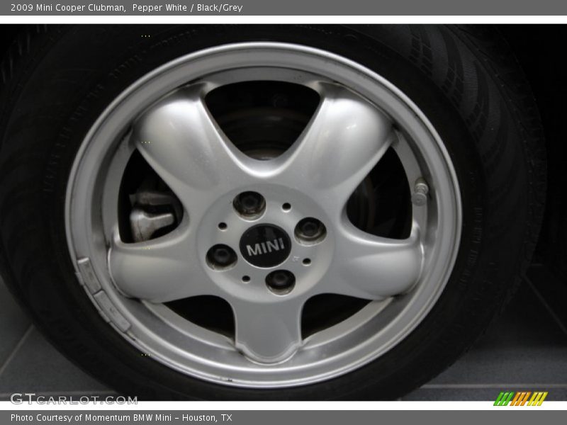 Pepper White / Black/Grey 2009 Mini Cooper Clubman