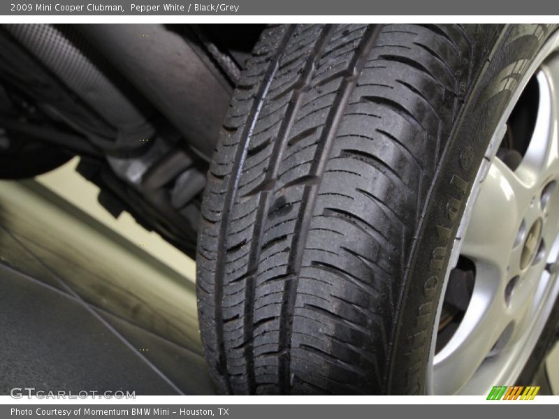 Pepper White / Black/Grey 2009 Mini Cooper Clubman