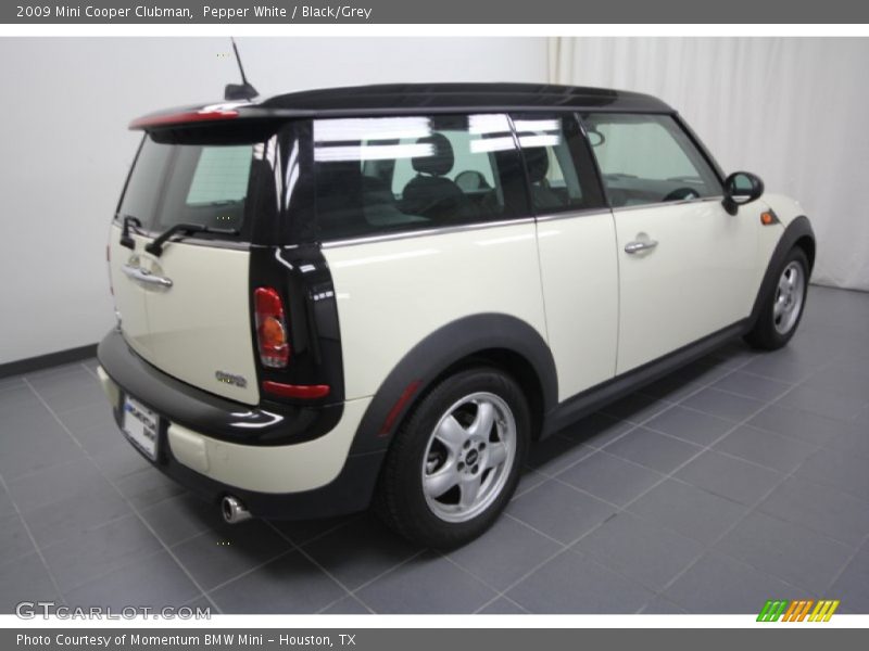 Pepper White / Black/Grey 2009 Mini Cooper Clubman