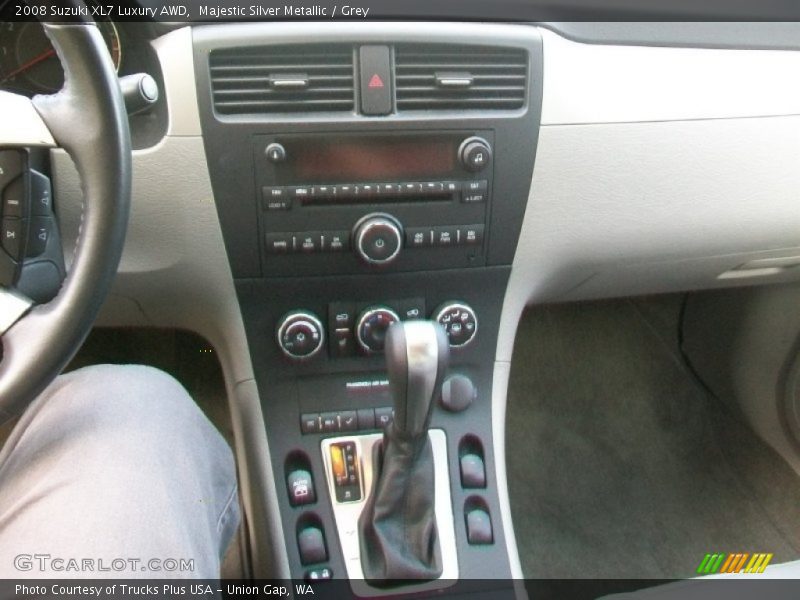 Majestic Silver Metallic / Grey 2008 Suzuki XL7 Luxury AWD