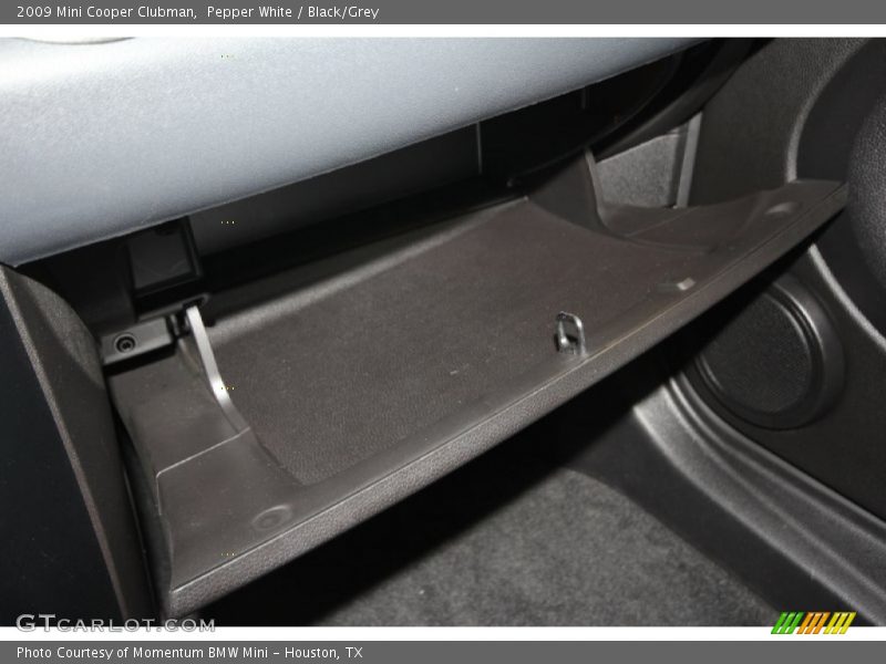 Pepper White / Black/Grey 2009 Mini Cooper Clubman