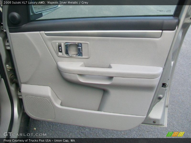 Majestic Silver Metallic / Grey 2008 Suzuki XL7 Luxury AWD