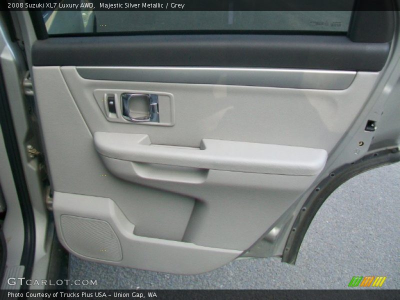 Majestic Silver Metallic / Grey 2008 Suzuki XL7 Luxury AWD