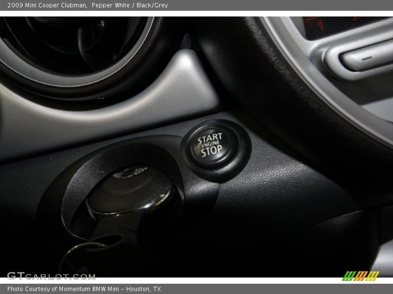 Pepper White / Black/Grey 2009 Mini Cooper Clubman