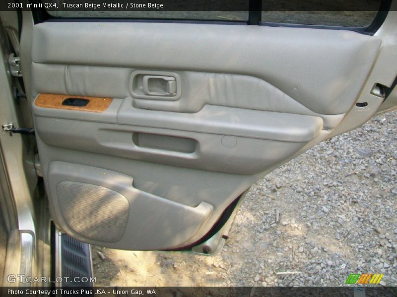 Tuscan Beige Metallic / Stone Beige 2001 Infiniti QX4