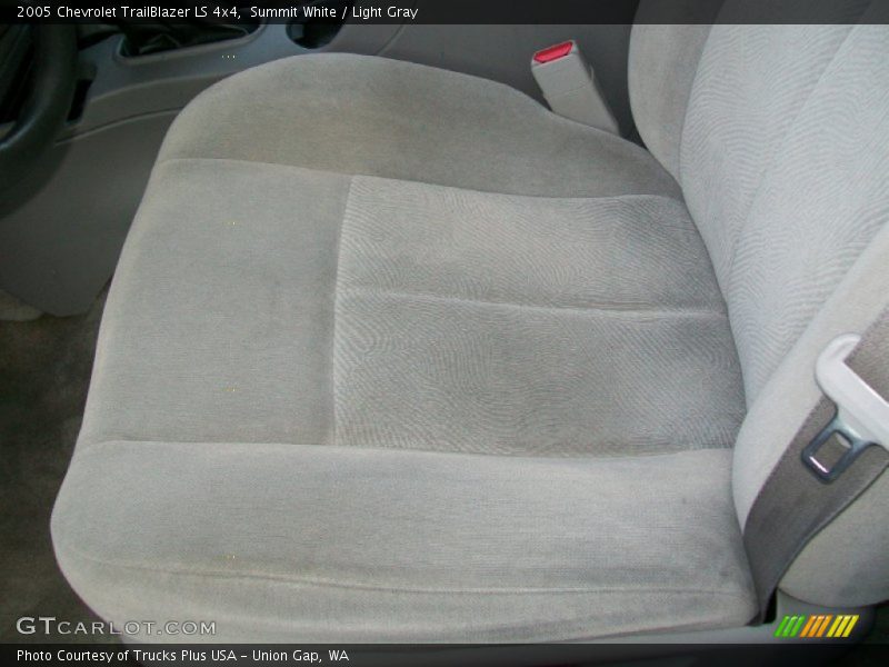 Summit White / Light Gray 2005 Chevrolet TrailBlazer LS 4x4