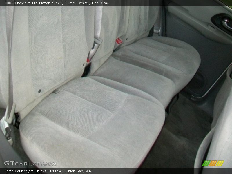 Summit White / Light Gray 2005 Chevrolet TrailBlazer LS 4x4