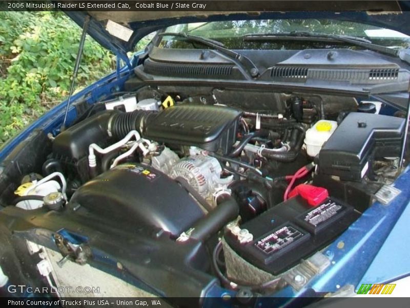 Cobalt Blue / Slate Gray 2006 Mitsubishi Raider LS Extended Cab