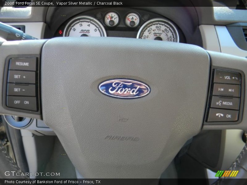 Vapor Silver Metallic / Charcoal Black 2008 Ford Focus SE Coupe