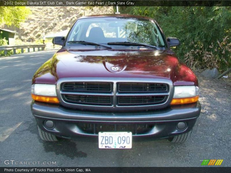 Dark Garnet Red Pearl / Dark Slate Gray 2002 Dodge Dakota SXT Club Cab
