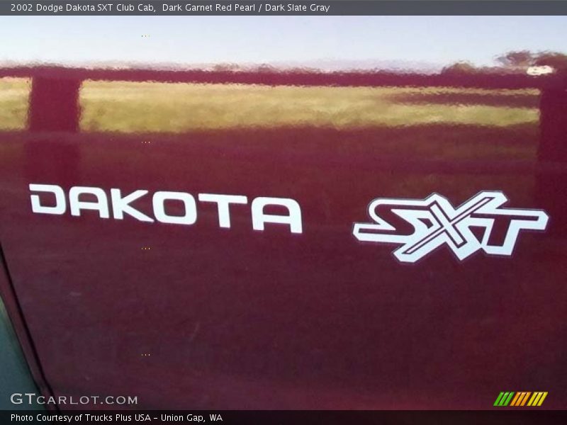 Dark Garnet Red Pearl / Dark Slate Gray 2002 Dodge Dakota SXT Club Cab