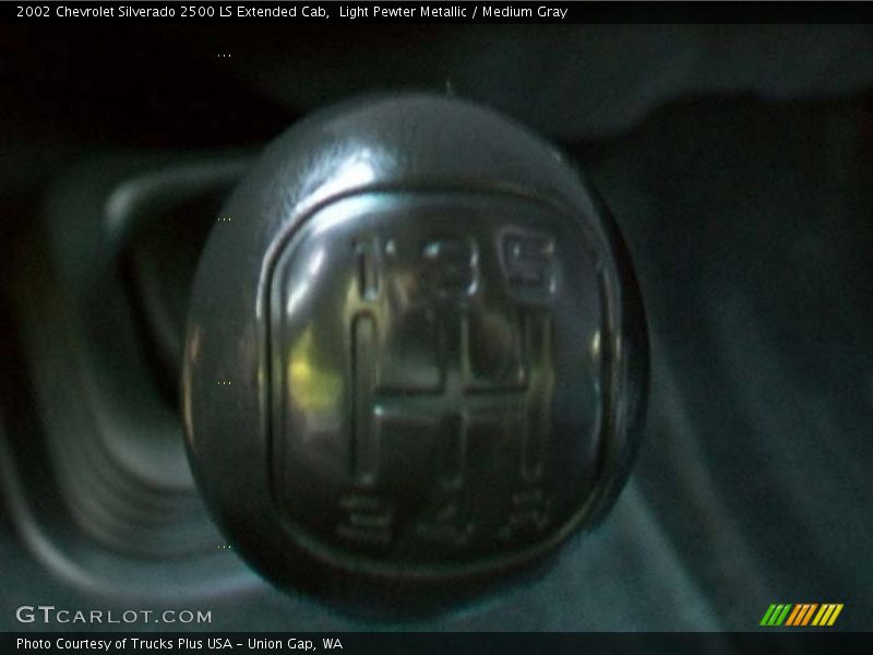 Light Pewter Metallic / Medium Gray 2002 Chevrolet Silverado 2500 LS Extended Cab