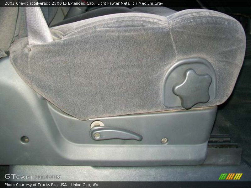 Light Pewter Metallic / Medium Gray 2002 Chevrolet Silverado 2500 LS Extended Cab