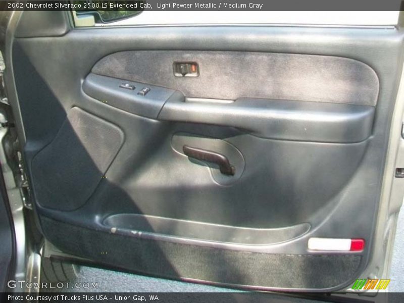 Light Pewter Metallic / Medium Gray 2002 Chevrolet Silverado 2500 LS Extended Cab