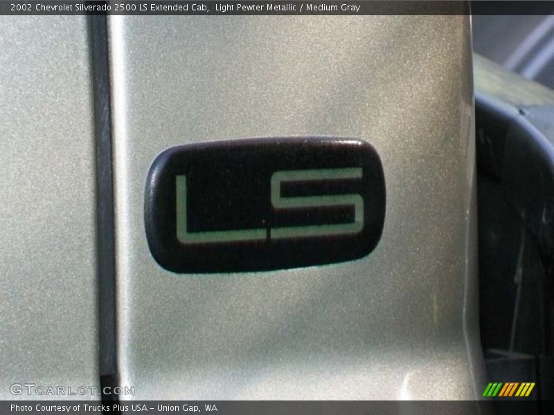 Light Pewter Metallic / Medium Gray 2002 Chevrolet Silverado 2500 LS Extended Cab