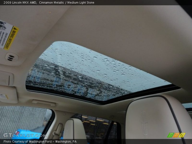 Sunroof of 2009 MKX AWD
