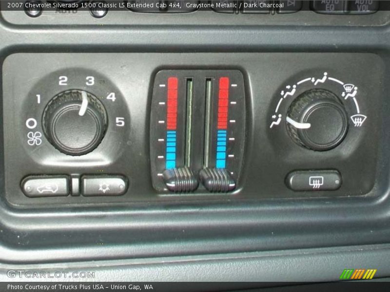Graystone Metallic / Dark Charcoal 2007 Chevrolet Silverado 1500 Classic LS Extended Cab 4x4