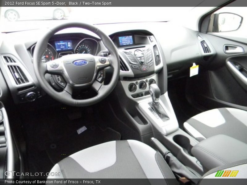 Two-Tone Sport Interior - 2012 Focus SE Sport 5-Door 