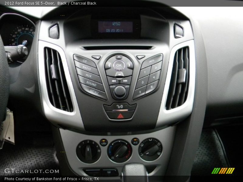 Black / Charcoal Black 2012 Ford Focus SE 5-Door