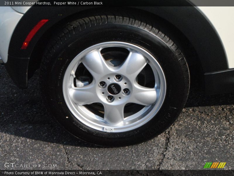 Pepper White / Carbon Black 2011 Mini Cooper Hardtop