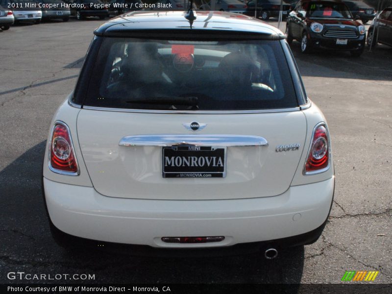 Pepper White / Carbon Black 2011 Mini Cooper Hardtop