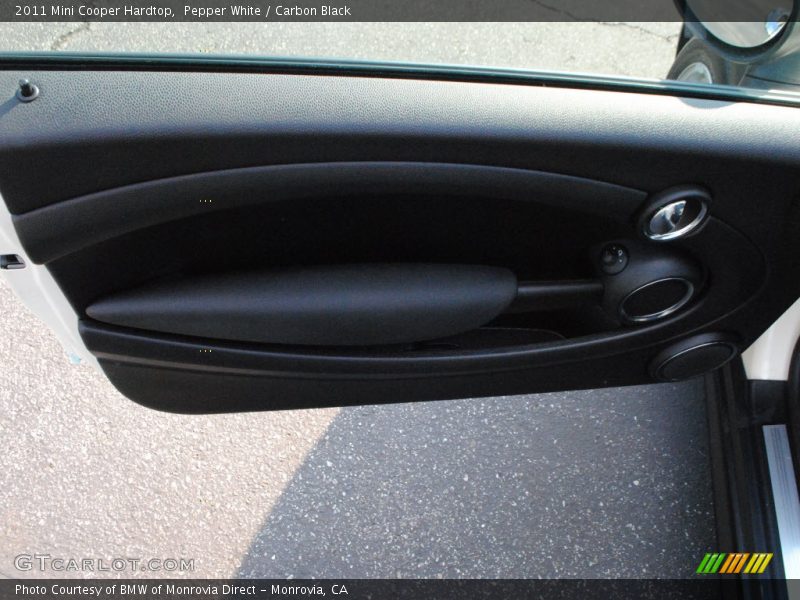 Pepper White / Carbon Black 2011 Mini Cooper Hardtop