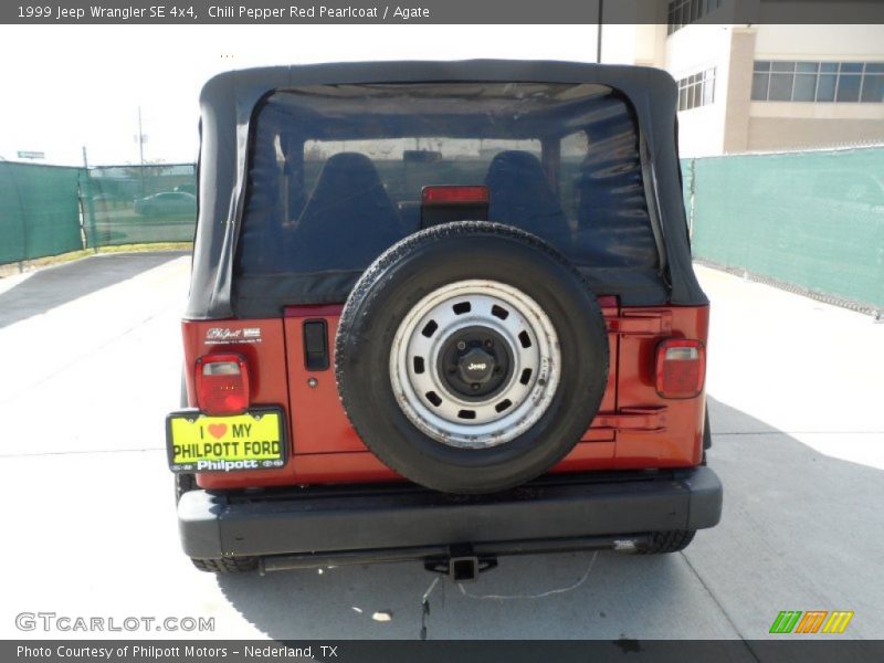 Chili Pepper Red Pearlcoat / Agate 1999 Jeep Wrangler SE 4x4
