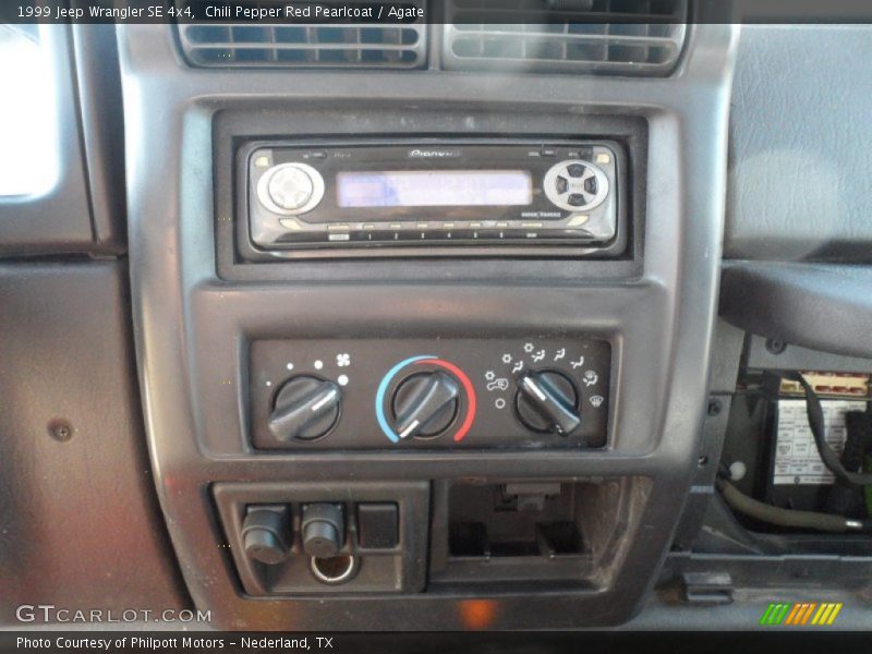 Chili Pepper Red Pearlcoat / Agate 1999 Jeep Wrangler SE 4x4