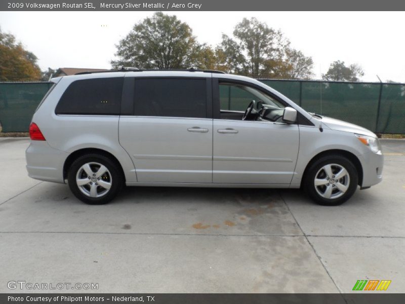 Mercury Sliver Metallic / Aero Grey 2009 Volkswagen Routan SEL
