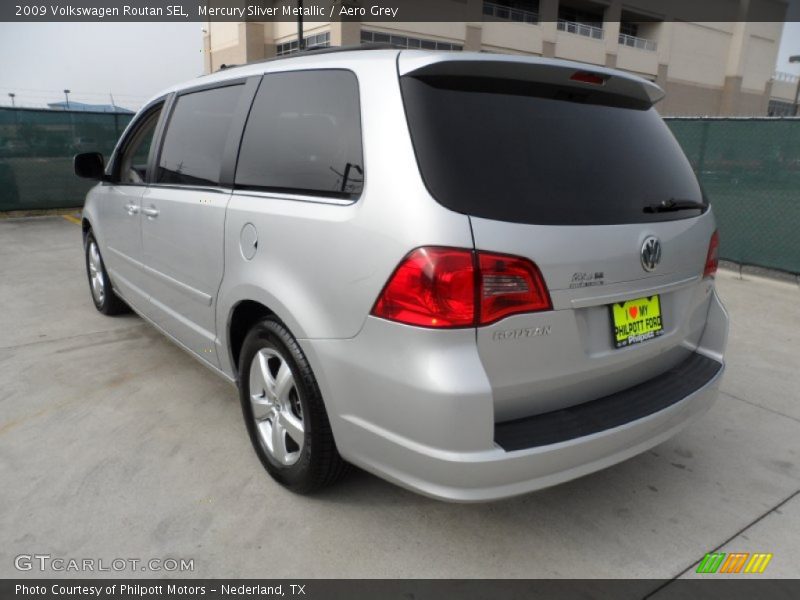 Mercury Sliver Metallic / Aero Grey 2009 Volkswagen Routan SEL