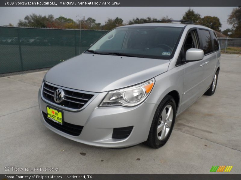 Mercury Sliver Metallic / Aero Grey 2009 Volkswagen Routan SEL