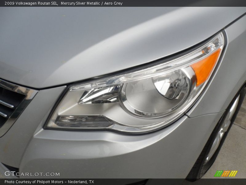 Mercury Sliver Metallic / Aero Grey 2009 Volkswagen Routan SEL