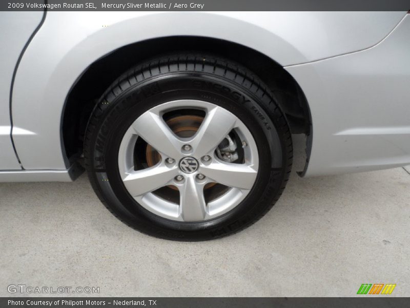 Mercury Sliver Metallic / Aero Grey 2009 Volkswagen Routan SEL