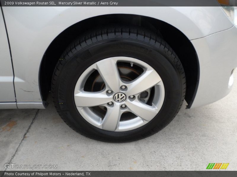 Mercury Sliver Metallic / Aero Grey 2009 Volkswagen Routan SEL