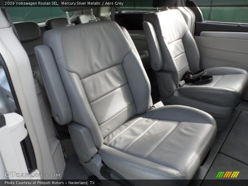 Mercury Sliver Metallic / Aero Grey 2009 Volkswagen Routan SEL